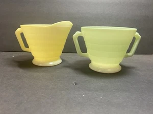 1940s Vintage Hazel Atlas Moderntone Platonite Pastel Sugar & Creamer Set - Picture 1 of 12