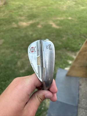 Club de golf Pron 52 grados cuña para diestros flexión regular usado Foto 1 de 3