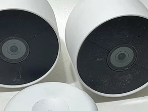 Google Nest Cam Telecamera di sicurezza per interni/esterni (confezione da 2) - Bianco - Foto 1 di 2