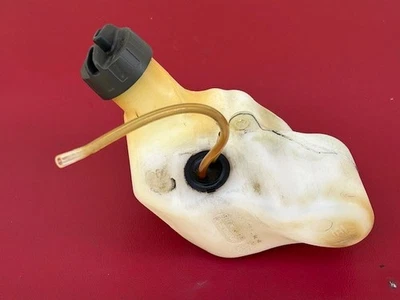 Soplador de hojas Husqvarna 125B 125BX 125BVX tanque de combustible de gasolina OEM 581337213 Foto 1 de 4