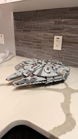 LEGO Star Wars Millennium Falcon &ndash; Built & Displayed