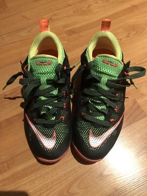 NIKE LEBRON JAMES XII 12 REMIX BAJO NEGRO VOLTIO VERDE GRADO NIÑOS GRANDES 5,5 años Foto 1 de 4
