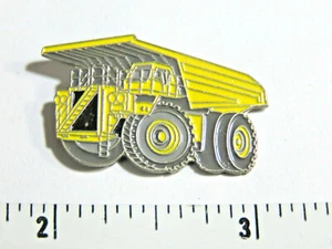 Caterpillar 777D Truck Pin Metal Pin Badge Hat Tack Tie Tac - Picture 1 of 2