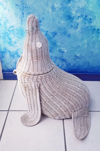 WOW! Vintage White Wicker Reed Wood Baby Seal Basket  Rattan Head Lid Nature Cover