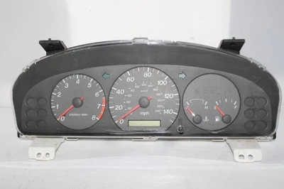 Cuadro de instrumentos velocímetro panel indicadores 01 02 Mazda 626 122.638 millas Foto 1 de 4