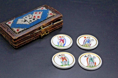 aussergewöhlich schönes Etui mit Porzellan Spielmarken Jetons u.1830 Biedermeier - Bild 1 von 4