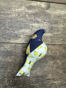 Adorno de pájaro acolchado a mano - pájaro de peluche - Imagen 1 de 4