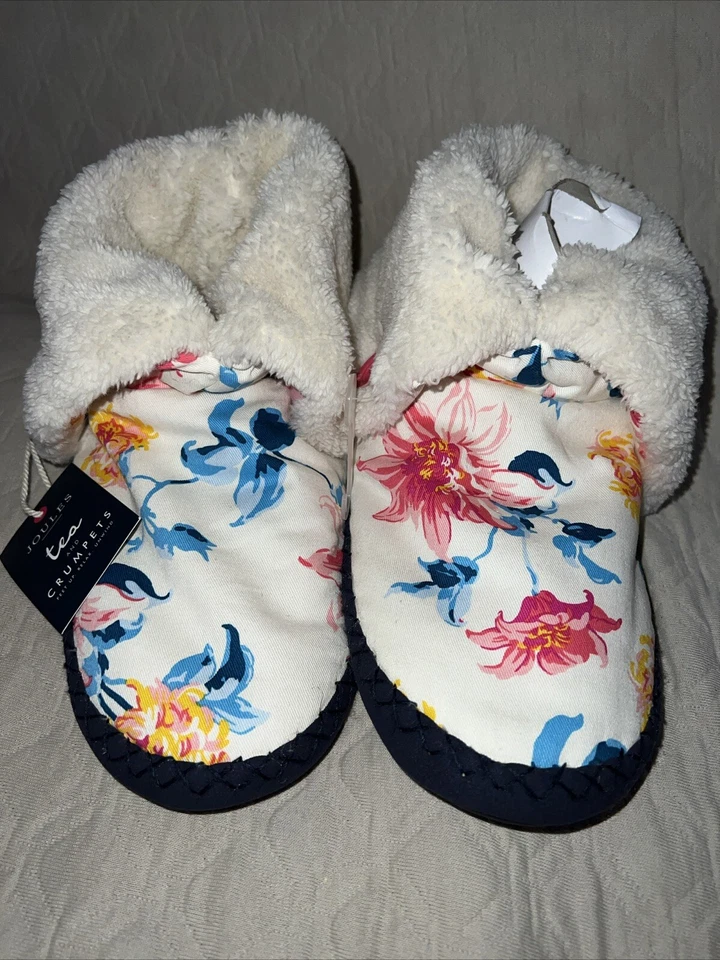 JOULES Botas de Té y Crumpeta Zapatilla Floral Invierno Cálidas Peludas Talla EE. UU. 9/10 Nuevas Foto 1 de 4