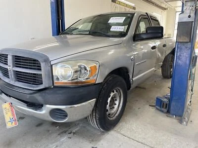 Used Front Left Seat Belt Front fits: 2006 Dodge 3500 PICKUP Mega Cab bench seat - Imagem 1 de 4