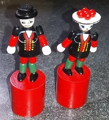 HIERZEGGER 2x Wackelfigur Drückfiguren Schwarzwald Souvenir Holz Wackeltier Black Forest