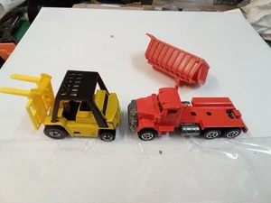 1979 Hot Wheels PETERBILT DUMP TRUCK CATERPILLAR FORK LIFT - Picture 1 of 15