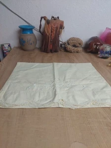 VINTAGE BESTICKTER KISSENBEZUG Blumen Spitzenborte Pastellgelb - Bild 1 von 5