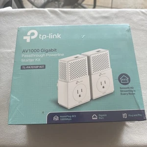 TP-Link AV1000 Gigabit Powerline Starter Kit - TL-PA7010P KIT Open Box - Picture 1 of 5