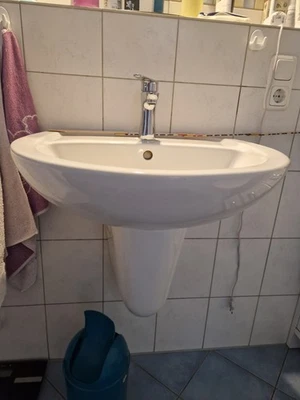 2 Waschbeckem  mit Amatur  Ablaufvorrichtung - Bild 1 von 3