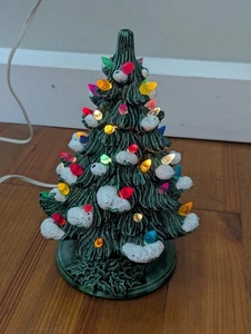 Molde Nowell iluminado para nieve árbol de Navidad de cerámica vintage 10 pulgadas multicolor 1986 - Imagen 1 de 18