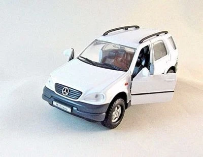  MERCEDES-BENZ M-CLASS WHITE WELLY 1/32 DIECAST CAR MODEL, CAR COLLECTOR'S MODEL - Image 1 of 4