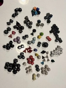 Older Vintage TSR Dungeons And Dragons D&D Dice Lot of 142 Pieces - Bild 1 von 17