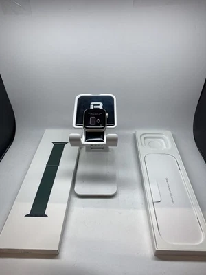 Apple Watch Series SE A2726 40mm 32GB LTE (Unlocked) - Starlight - Image 1 of 4