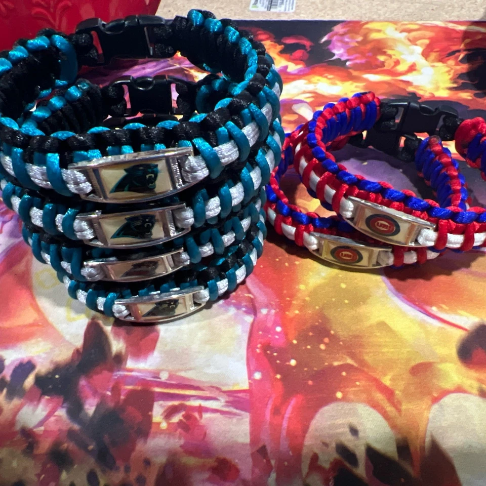 NFL 和美国职棒大联盟伞绳手链(6 件套,卡罗莱纳黑豹队和芝加哥小熊队) — 第 1/3 张图片