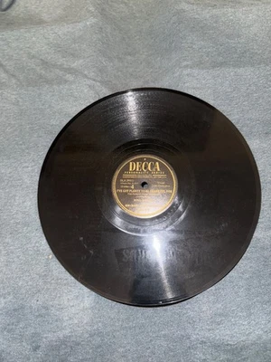 s17 DECCA Record 78 rpm 23819 Bing Crosby EASTER PARADE / IVE GOT PLENTY - Image 1 of 2