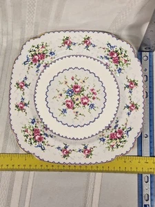 Plato de cena cuadrado Royal Albert Bone China Petit Point 9 5/8" - Imagen 1 de 3