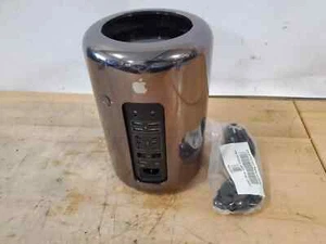 Mac Pro Late 2013 Intel Xeon E5 3.5GHz 32GB RAM 1TB SSD AMD Open Core Sanoma - Bild 1 von 8