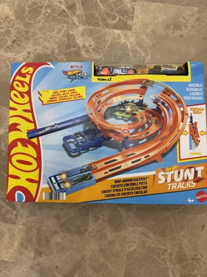 Hot Wheels Whip Around Raceway, 2 Toy Cars in 1:64 Scale, Storage - Image 1 of 4