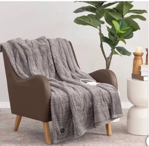 Berkshire, 50" x 60"  Luxe Faux Fur Throw Blanket HEATED, Gray Color New In Box - Picture 1 of 5