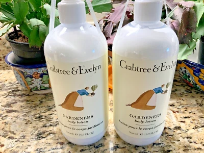 Loción corporal perfumada Crabtree & Evelyn Gardeners 16,9 oz con juego de 2 bombas Foto 1 de 2