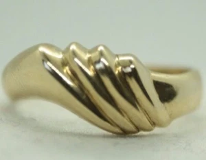 100% Genuine 9k Solid Yellow Gold Unique Wave Dress Ring Sz 5.75 (US) or L (AUS) - Picture 1 of 11