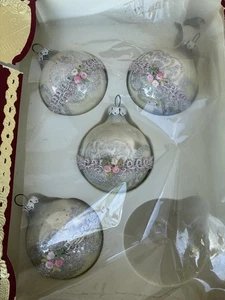 Vintage VICTORIA Collection Christmas Ornaments 5 Bulbs~ - Picture 1 of 5