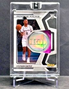 Stephon Castle #8/10 RC - 2024-25 Panini Instant ROOKIE KICKS #RK-4 Spurs - Foto 1 di 3