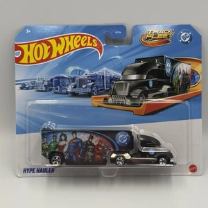Hot Wheels Hype Hauler Semi Truck "DC Comics" (2025 HW Track Fleet Mix 2) - Picture 1 of 5