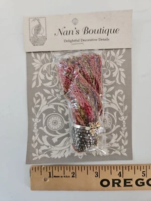 Topper de borla de colmena Just Nan Boutique BEE SKEP para Barnabee's Quest NB03TAP Foto 1 de 3