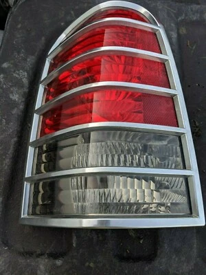 Luz de freno izquierda Mercury Mariner 2005 2006 2007 OEM LADO DEL CONDUCTOR Foto 1 de 2