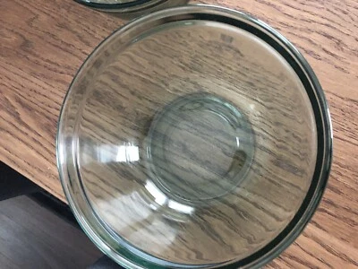 Anchor Hocking Green Glass 2.5 Quart Mixing Bowl USA - Image 1 of 4