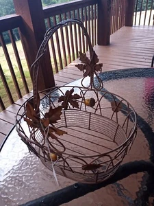 Awesome Metal Wire And Wicker Basket Autumn Leaves Acorns - Picture 1 of 6