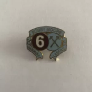 West Ham Bobby Moore Hammers Legend Enamel Badge Football Related (Postage UK) - Picture 1 of 1