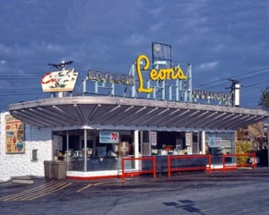 Leon's Custard Stand Drive-in S 27th St Milwaukee WI 1977 View 8x10 photo - Picture 1 of 1