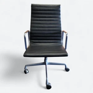 Sedia ufficio Herman Miller Eames EA337 nera originale schienale alto base ruota - Foto 1 di 8