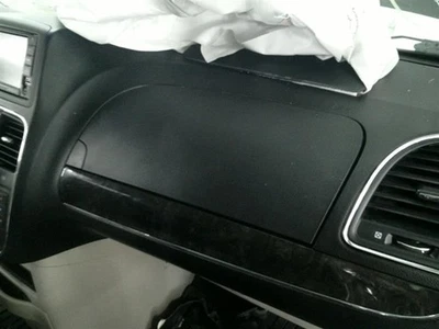 TOWN COUN 2012 Glove Box 103959024 - Image 1 of 4