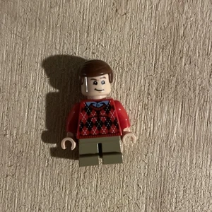 LEGO Minifig hp216 - Dudley Dursley - Red Sweater - Picture 1 of 6