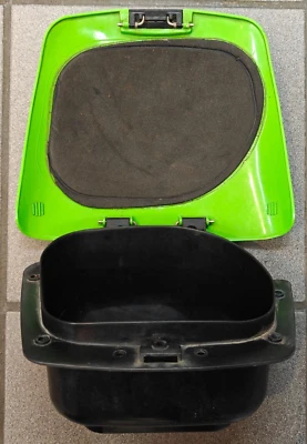 Caixa de armazenamento Kawasaki Jet Ski 2005 Ultra 150 14090-3812-777, 39012-0033 - Imagem 1 de 3