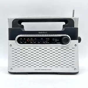 2004 Radio Shack Analog AM/FM Radio 12-889 Tested & Works - Picture 1 of 5