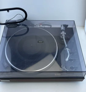 Hitachi HT-460 Vintage Automatic Turntable POWERS ON Does NOT Turn EUC w/NEEDLE - Picture 1 of 20