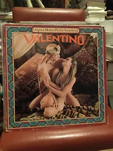 VALENTINO * ORIGINAL SOUNDTRACK LP * 1977 * GATEFOLD COVER BEEFCAKE INSIDE - Foto 1 di 3