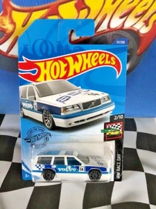 Hot Wheels 2020 HW Race Day 2/10 Volvo 850 Estate 57/250 White 10sp - Picture 1 of 1