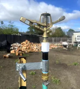 T-POST SPINKLER & 3/4" SPRINKLER PER IMPATTO OTTONE 120 PIEDI DI COPERTURA *VIDEO QUI! - Foto 1 di 2