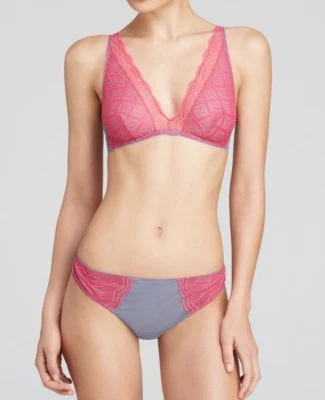 Conjunto de 2 piezas de sujetador y bragas suaves Cosabella Amalfi de encaje minikini granate Petra Foto 1 de 4