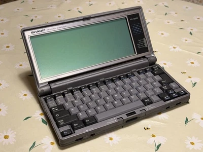 Sharp PC-3000 Portable Personal Computer Vintage Retro Technologie MS-DOS - Bild 1 von 4